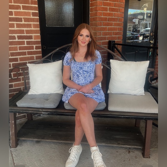 Meet your Posher, Cadence - Picture 2 of 2